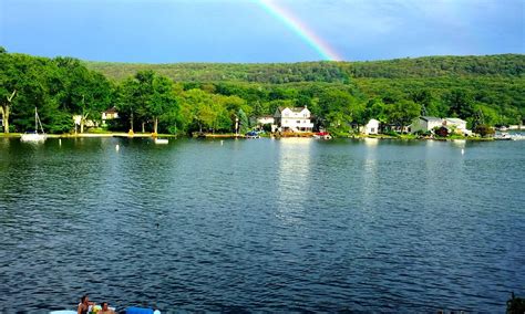 Greenwood lake new york - Sep 15, 2023 · Greenwood Lake is in Orange County. Living in Greenwood Lake offers residents a rural feel and most residents own their homes. Many families live in …